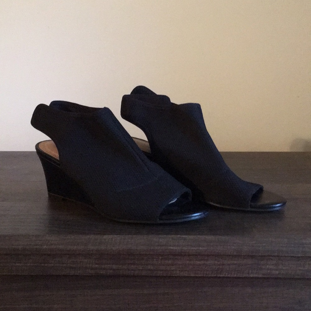 Black Wedges